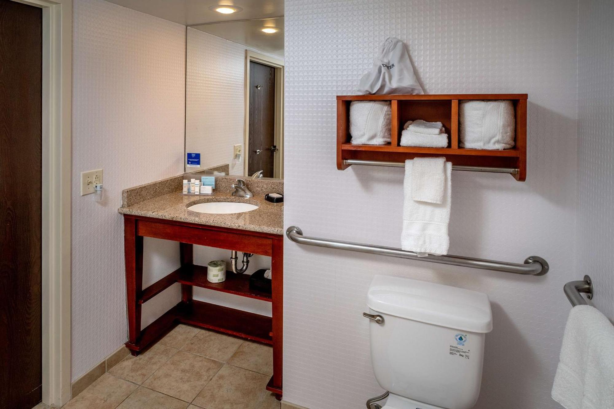 Hampton Downtown Hotel 3*